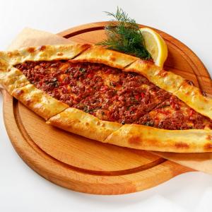 Как приготовить Турецкий пиде с фаршем, помидорами и луком рецепт пошагово